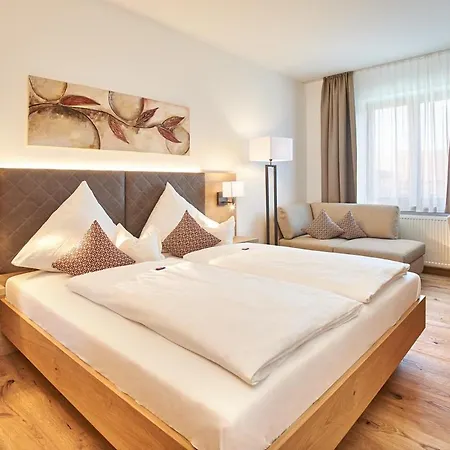 فندق Landgasthof Euringer 3*